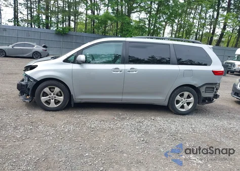 2015 Toyota Sienna Le 8 Passenger from USA, damaged, VIN 5TDKK3DC6FS643189